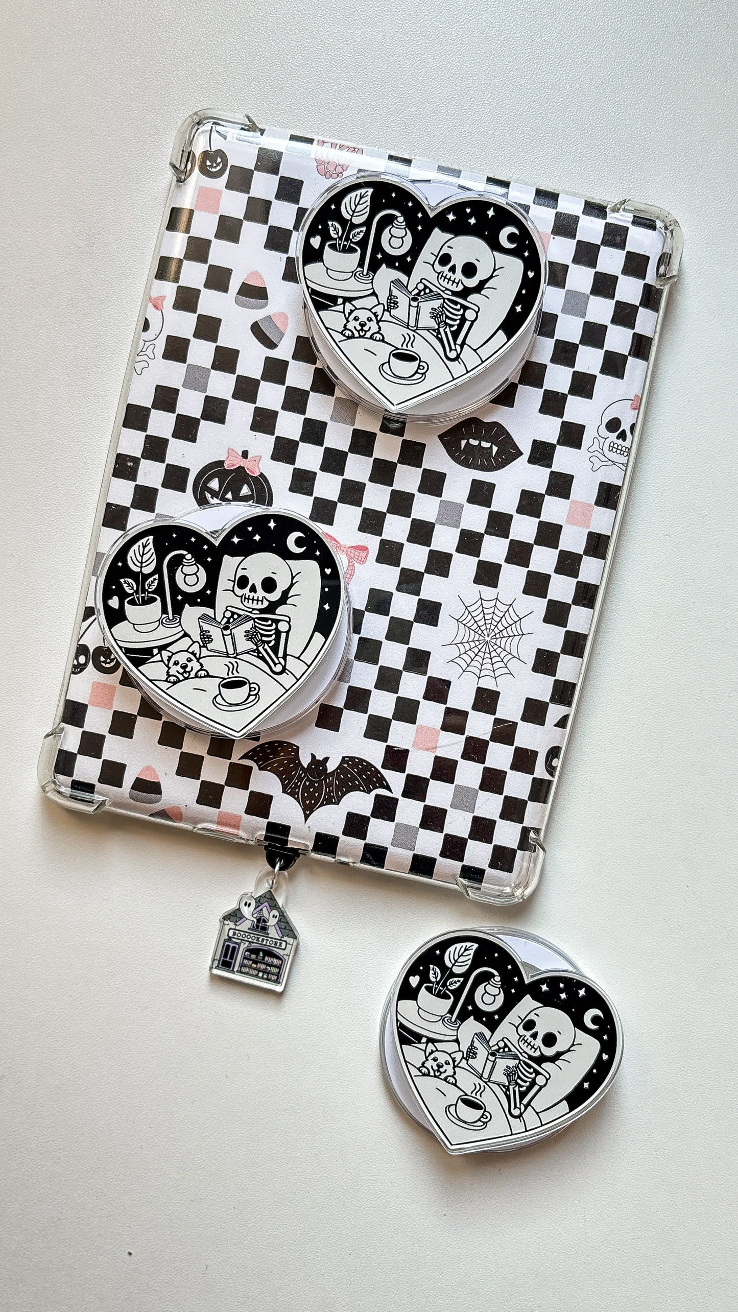 Bookish Skeleton Magnetic Grip