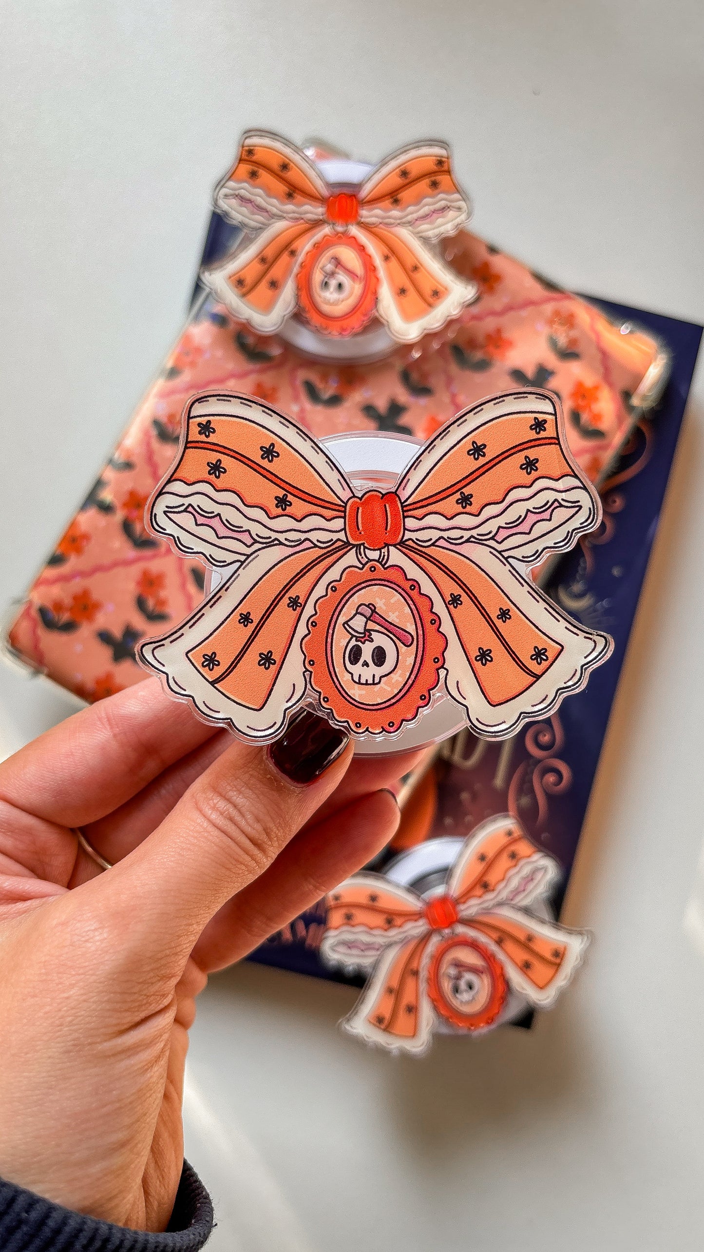 Spooky Bow Magnetic Grip