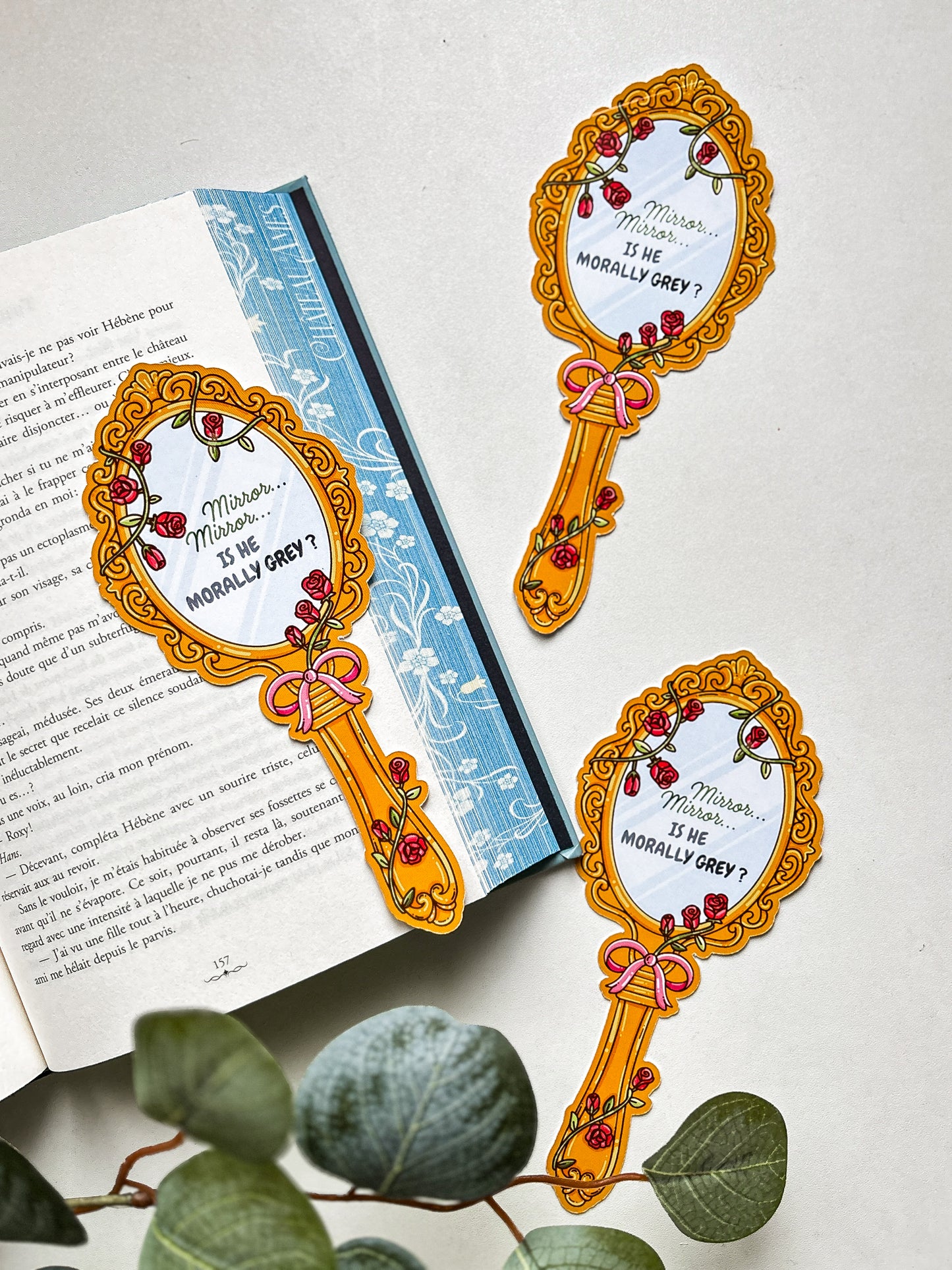 Romantasy Die-cut bookmark