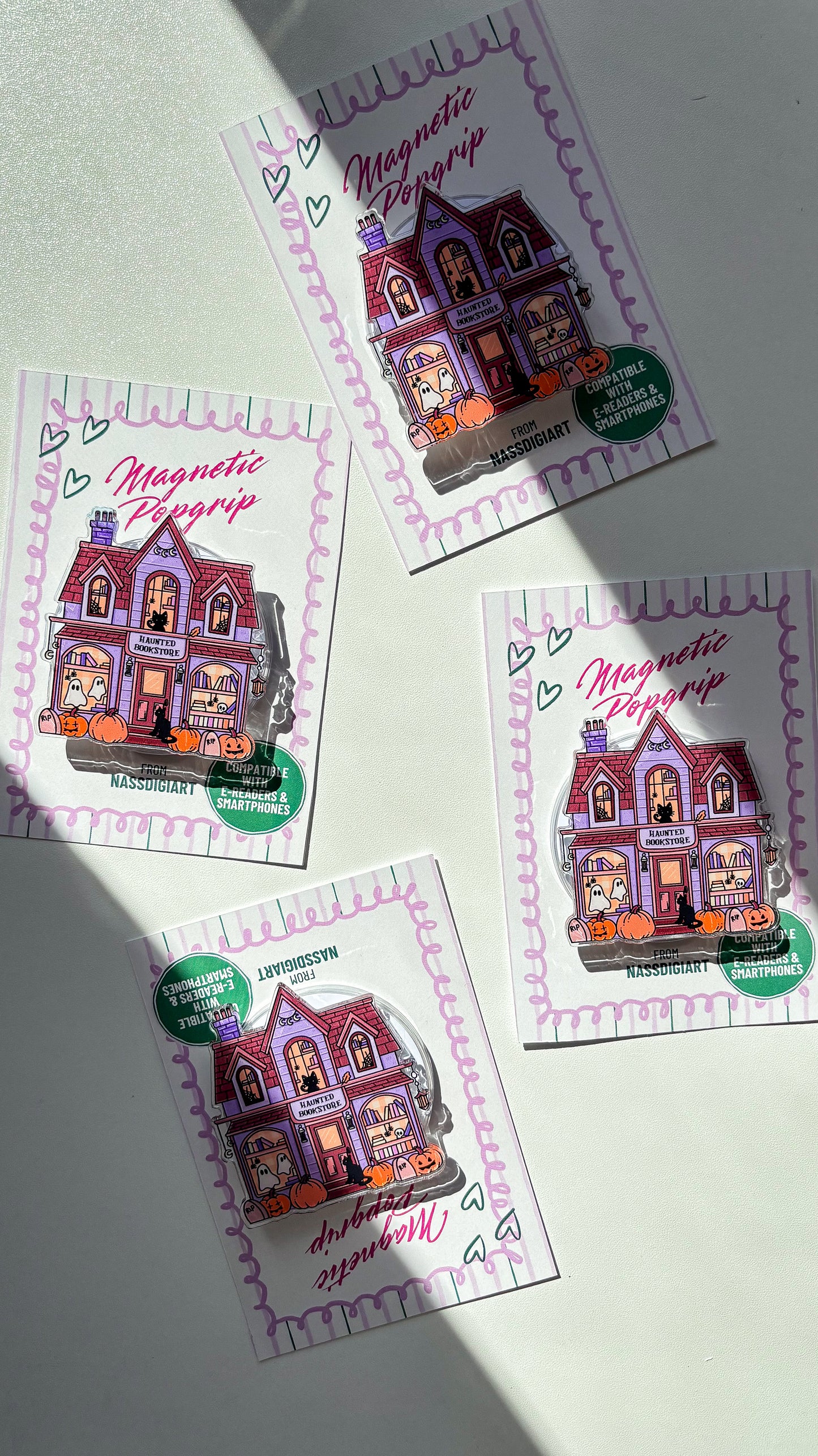 Haunted bookstore Magnetic Grip